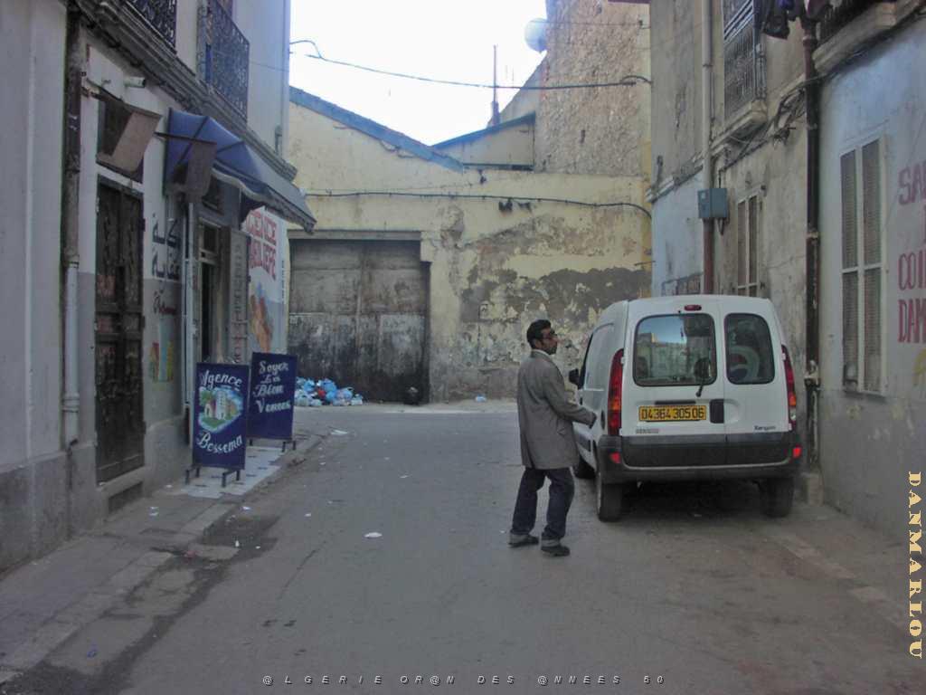 ORAN RUE GAL MAUSSION AU FOND RUE GRADWOLH.JPG